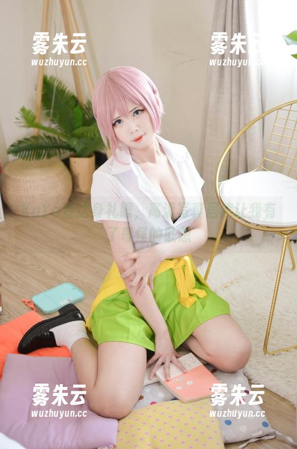 KaYa萱 KaYa萱这身礼服,高清写真居然让我有了奇怪的联想