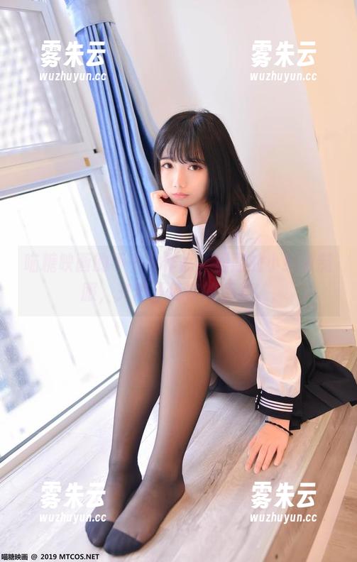 喵糖映画的不平凡作品，里面的小猫咪制服，充满了俏皮的反差。,