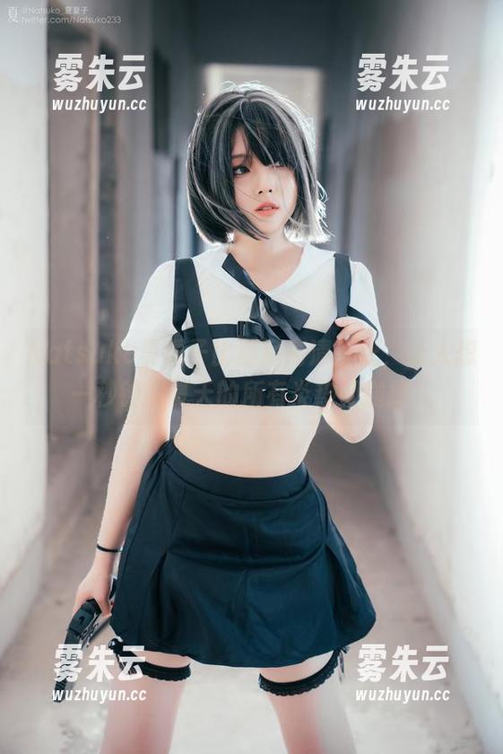 Natsuko夏夏子比基尼高清壁纸，让人想一秒钟把夏天的所有炎热都抛掉。