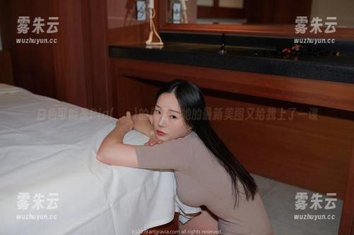 白色可能是Pia(피아)的颜色，她的最新美图又给我上了一课