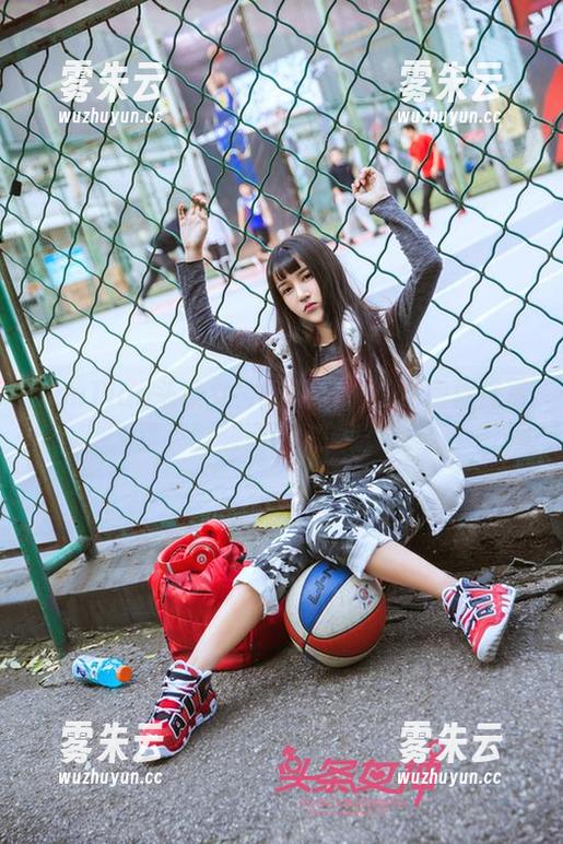 TouTiao头条女神 - 迪爱儿的私房棉袜写真，时刻测试你的耐心。