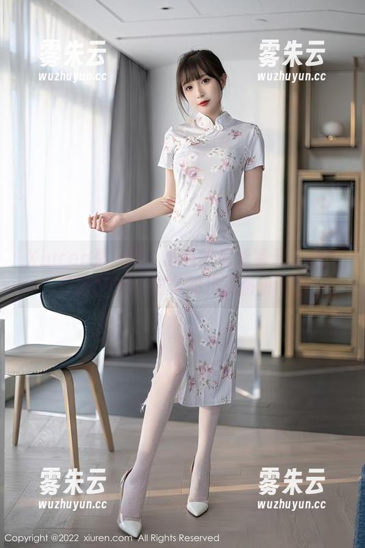 Xiuren秀人网 - 眼镜好像能看透人心？只是MOON嘉依的作品陷阱而已