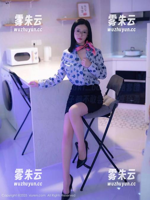 Xiuren秀人网 - Suki_baby旗袍套图：这种穿法我这辈子都不敢尝试分享给勇者们！