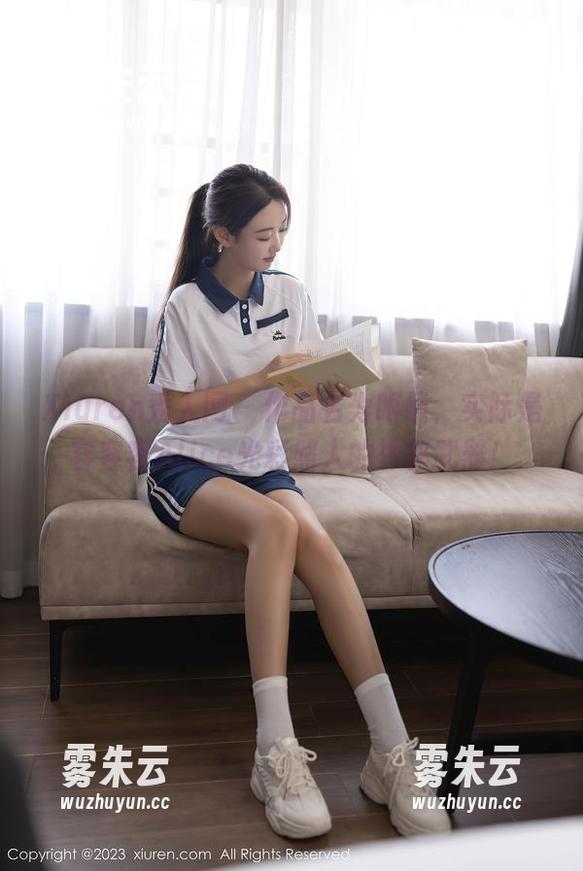 Xiuren秀人网 - 作品名为眼镜，实际是容容容Alice光彩照人的神秘武器！