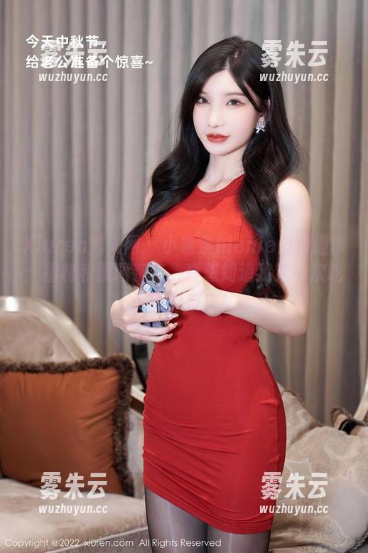 Xiuren秀人网-小薯条nienie Xiuren秀人网 - 小薯条nienie海滩趣事:福利和原图都有,真想知道我第一次吃海鲜的反应!