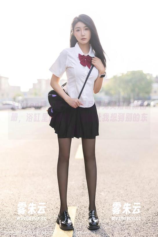 Xiuren秀人网 - 翻到月野兔美妞最新图册，浴缸里的静谧，偏偏让我想到别的东西。