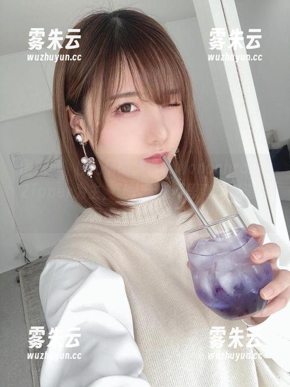 图库里，けん研的精选以MonochromeZipper为主，让人无法不思考，这道暗门通向了哪里呢？