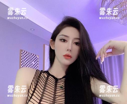 微密圈 - 奶牛女仆？不爱笑的赛琳把它演绎成一种“新型资源”！