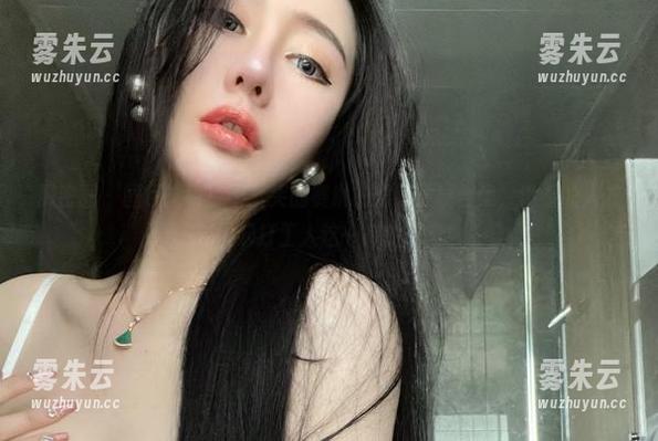 微密圈 - 图包揭晓！不爱笑的赛琳的超级性感合集，没看的人才对得起打工人这一身的肥肉！