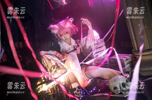 来看伊喵君_Nya最新的护士风格，分享给我朋友们，不然我会嫉妒哦