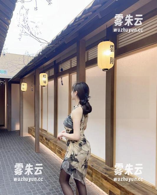 周妍希 微密圈 - 往很远的地方看,周妍希在婚纱里变得美得像个梦,难道我也要考虑入手一件?