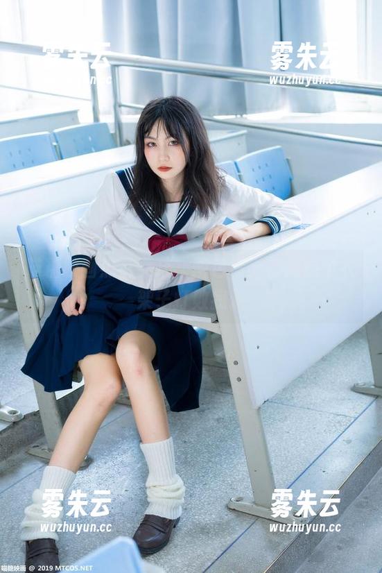 喵糖映画热裤女孩，图包每天都能这个衣架子打败我。