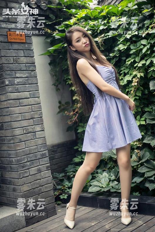 头条女神 - 精选瞬间，莫晓希的婚纱照片让人想要重温那些传说中的浪漫。