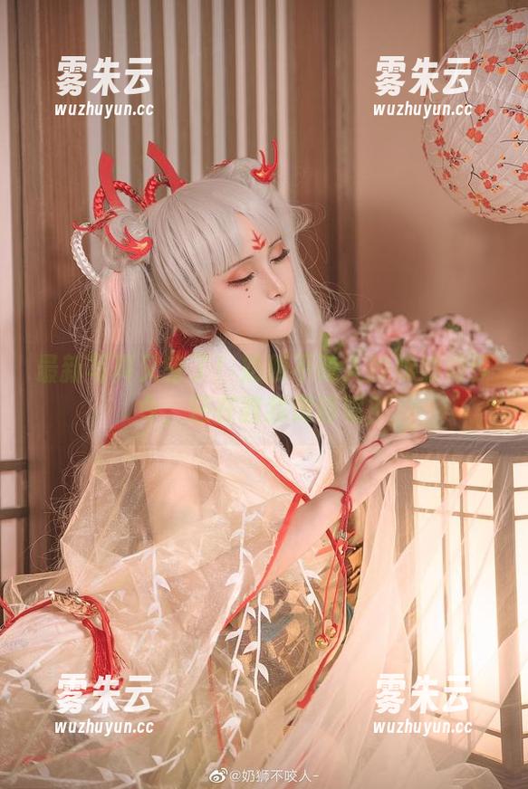 最新写真又来了！奶狮不咬人的嫦娥如梦令，还在教我做诗呢？