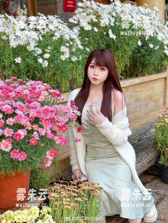躲在牛仔裤里的宝儿mysterial：随性写真合集，不想走的视线