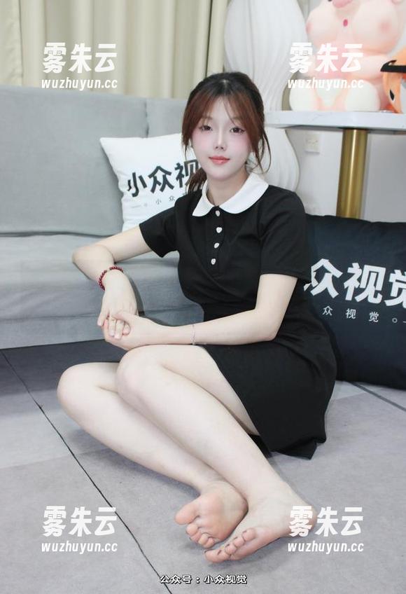 小众视觉 - 米拉打扮万圣节：图片中比我更有节日气息的果然是南瓜！原图来了！