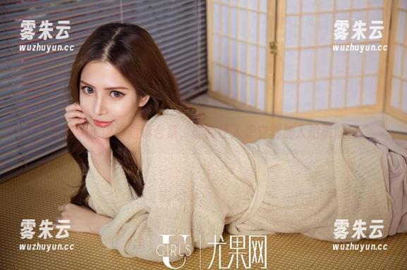 尤果网 - 王语纯短裤合集，酷到让人想立刻加入拍摄队伍。