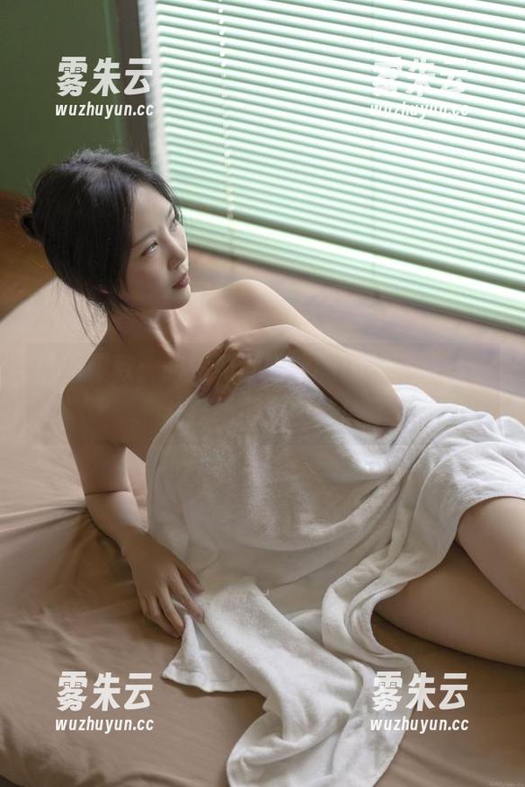 抖娘利世 最新爆款:抖娘利世的定制视频,老师范儿演绎得还挺好!
