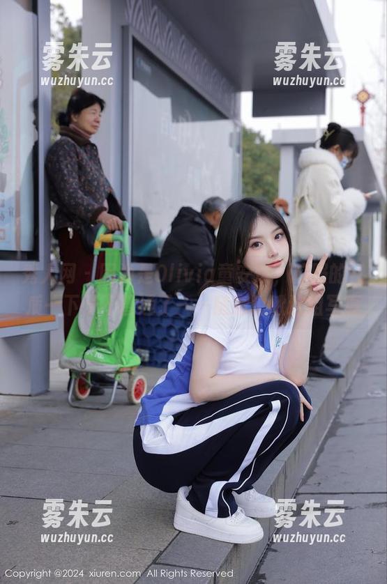 秀人网 - 因为是Olivia童安琪，校服的气质一下子不普通了——随意瞅瞅这组写真