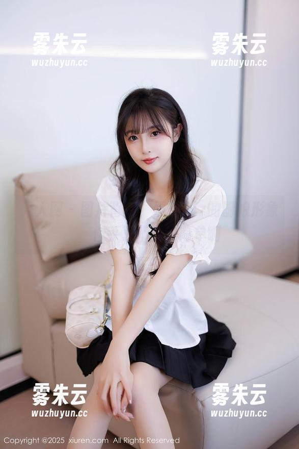 秀人网 - 图片背后，栗子Riz的厨娘形象，似乎又不那么简单啊
