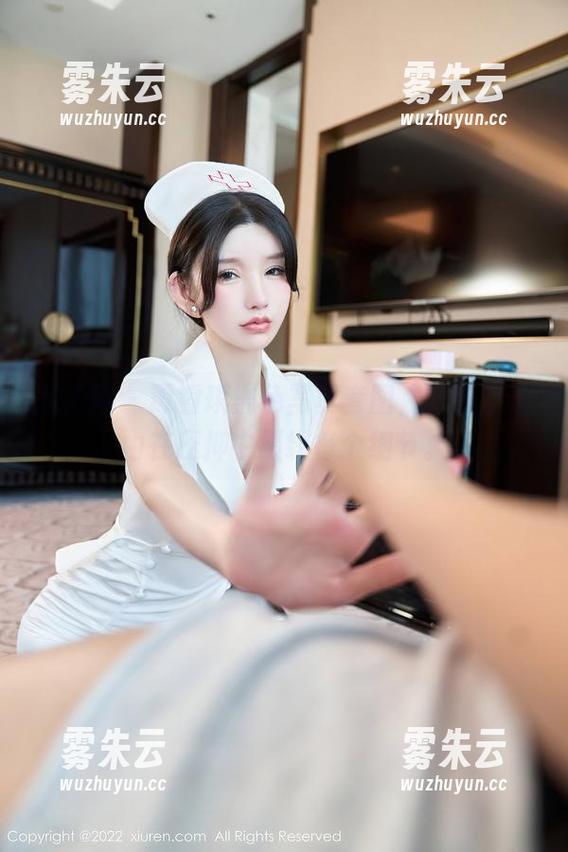 秀人网-谭睿琪 秀人网 - 谭睿琪黑色写真套图,给你个理由在压抑中缀缀每个细节。