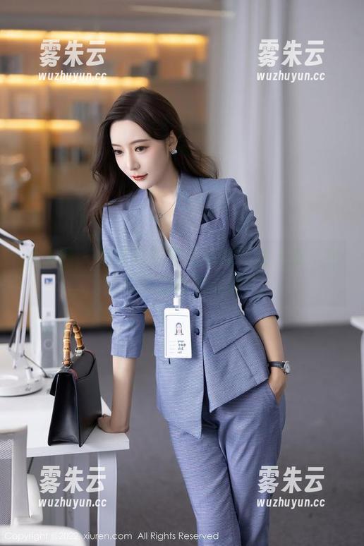 秀人网 - 陆萱萱的空姐丝袜：让人看了想买机票的高清美图！