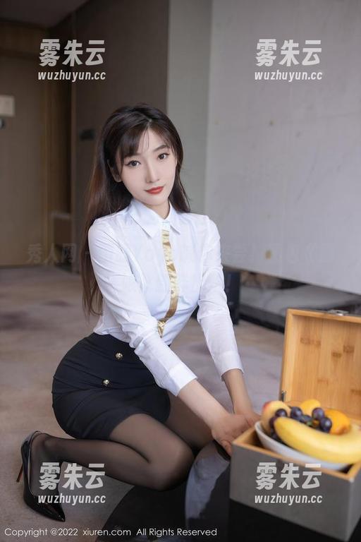 秀人网-雨瞳Yoyo 秀人网 - 雨瞳Yoyo喊你来尝!图包《厨娘》新鲜出炉!