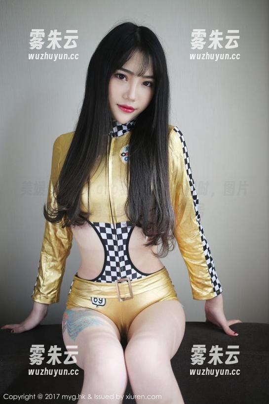 美媛馆 - 当Toro羽住穿上短裙时，图片里满是“快来看”的信号