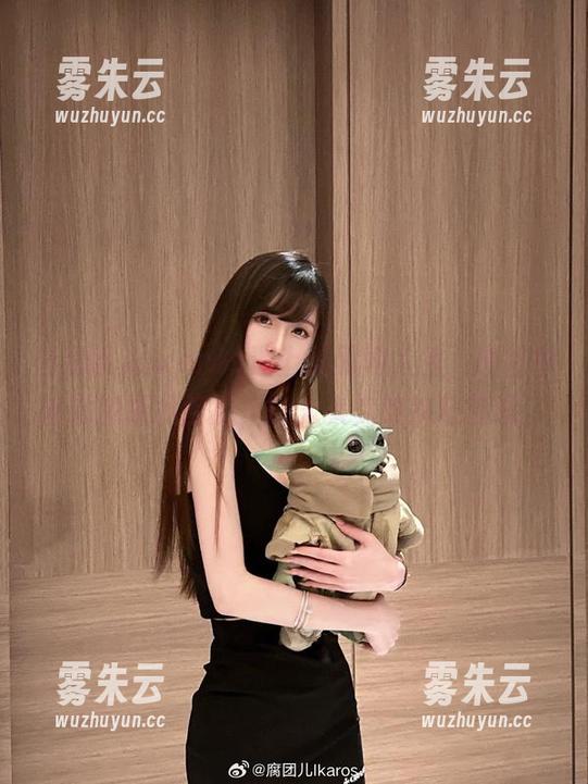 当腐团儿Ikaros遇上天刀同人秀，原图中诡谲的福利暗流，让人久久难以忘怀呢。
