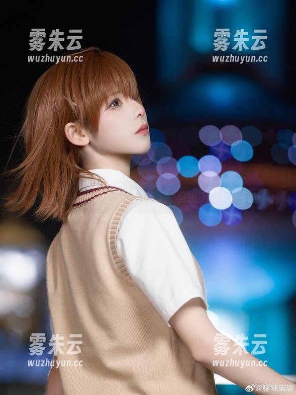 腥味猫罐写真：隐秘美足的无声诱惑