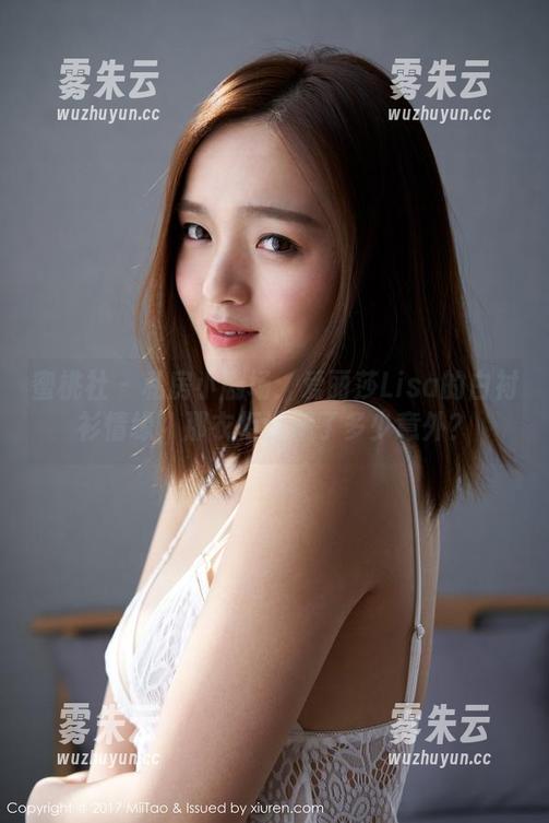 蜜桃社 - 私房小剧场：爱丽莎Lisa的白衬衫情缘，那衣柜还藏了多少意外？