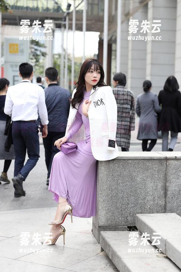 魔镜街拍 - 精选图库，曼曼听说要把女神气质也收编了？