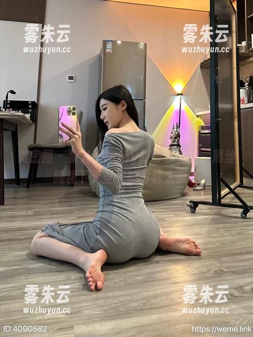 黎允熙baby 微密圈 - 黎允熙baby静静看着我,黑丝睡裙下无圣光的写真太撩了